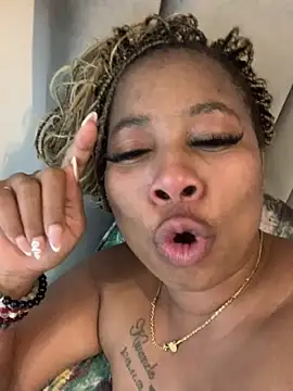 CurvyDesire1: απευθείας συνομιλία ΧΧΧ