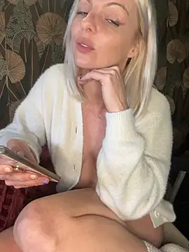 XXX chat uživo modela lilietseb02