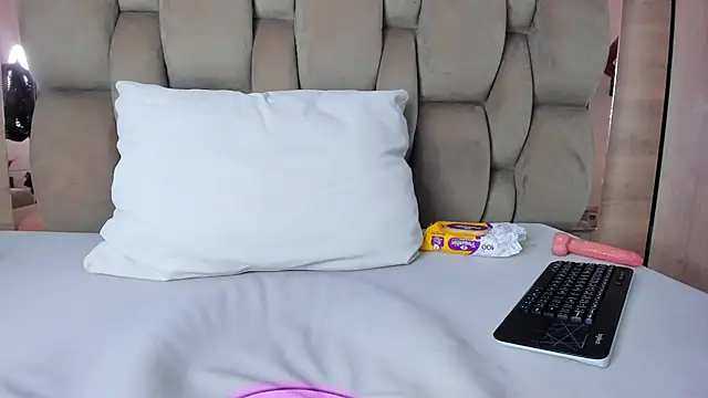 karol_lewiss 现场XXX聊天