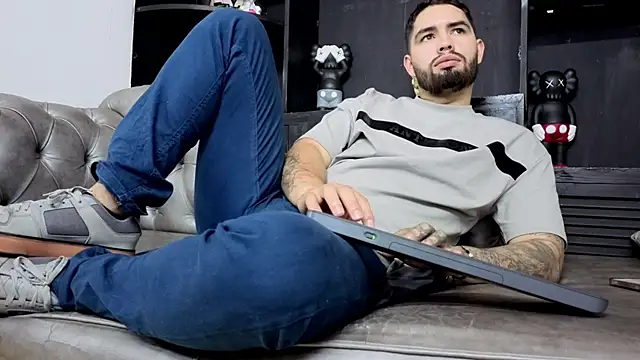 matteosantos 现场XXX聊天