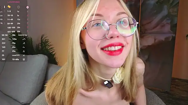 UdelaAllston Live XXX Chat