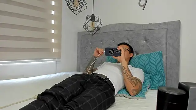 Chat XXX en directo de SIXXTOLOVE18