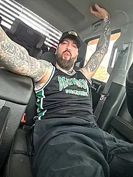 Beardedtattood 网络视讯表演