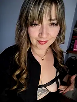 tata_sanz_ Webcam show