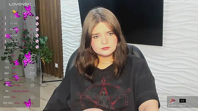 LanaTreades' Live XXX Chat