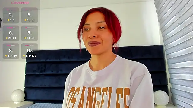 melanie_roux__ élő XXX-chatje