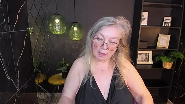 NataliMellow Show in webcam