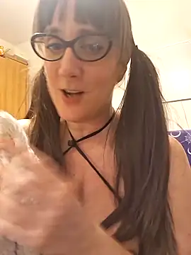 Czat XXX na żywo – Alice_InPornoLand2025