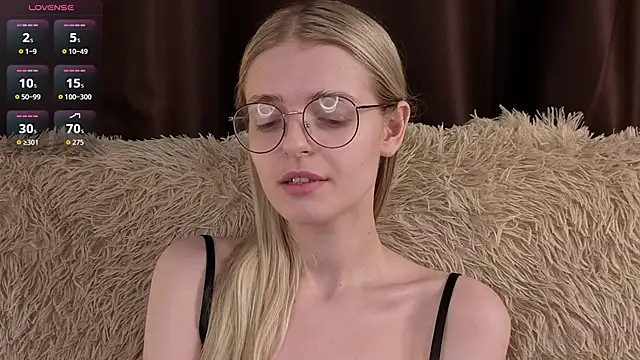 MonicaShiny's Webcam Show