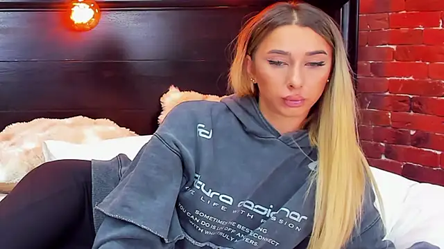 Chatroom XXX en direct de ChristynaRoss