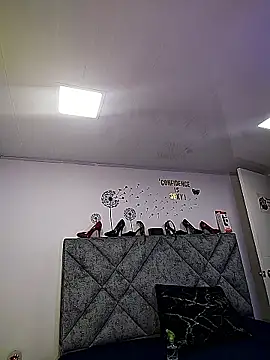 Онлайн чат XXX Shantey_Laurent