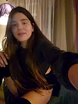 zorii_love Show in webcam