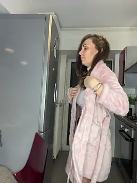 Pertunjukan Kamera Web DivineAmely