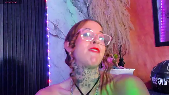 Chat XXX en directo de ivy_ary