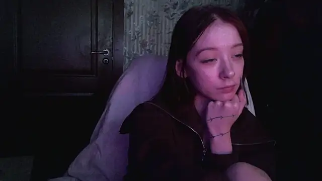 แชท XXX สดของ DollWithTeeth