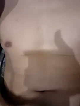 Show modela YoungAsainWithATrunk na web-kameri