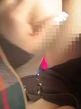 May-Squirt élő XXX-chatje