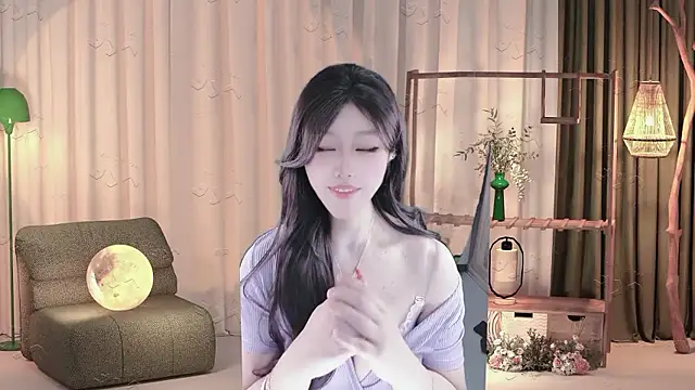 77-rororo élő XXX-chatje