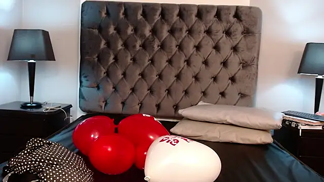 Kiri_Black_: онлайн-секс-чат