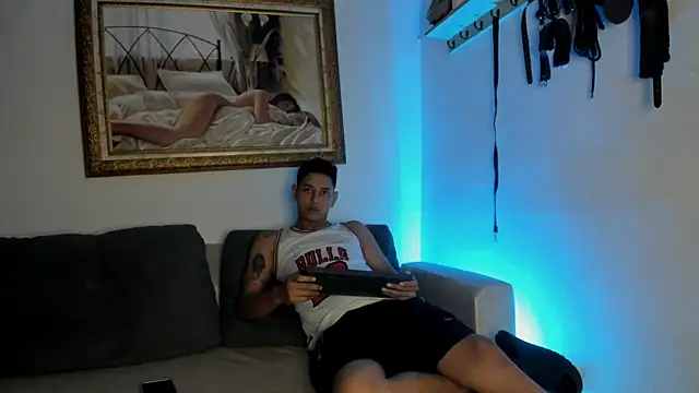 Pokazy przed kamerką – TrioTemptation_OS