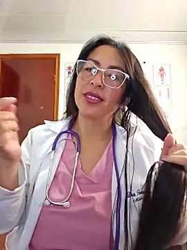 JustSamantha_ élő XXX-chatje