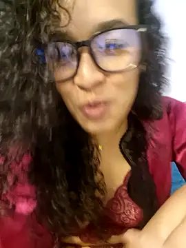 Chat +18 de VelvetCurls ao vivo