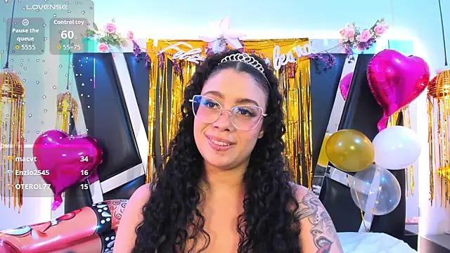 แชท XXX สดของ antonelllepiercee