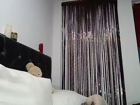 Adara27 Chat XXX in diretta