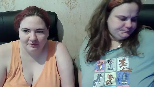 HollyXXXEva's Webcam Show