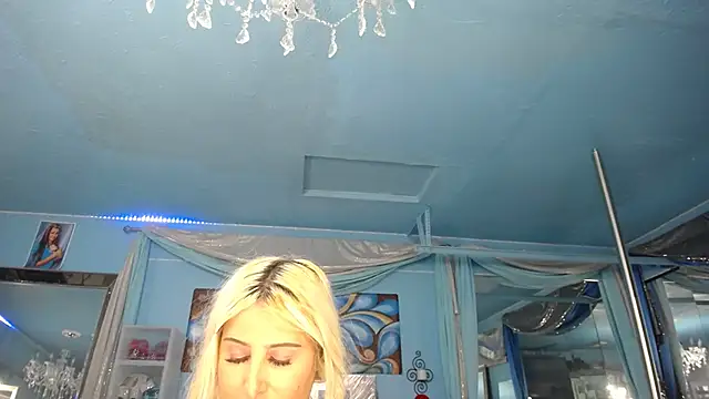 ADRIANNA_FOX 现场XXX聊天