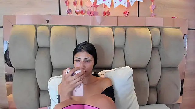 karol_lewiss Adlı Modelin Canlı XXX Sohbeti