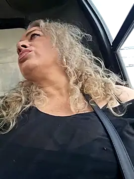 sofiacurvy_45 élő XXX-chatje