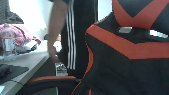 JUNINHOLEKEJR's Live XXX Chat