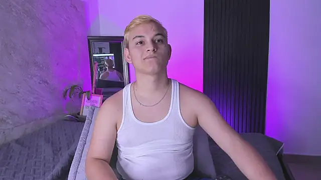 badkenn Live XXX Chat