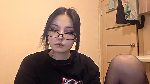 Goth_cute Webcam Show
