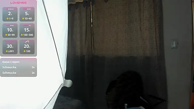 Chatroom XXX en direct de miss_charlott_18