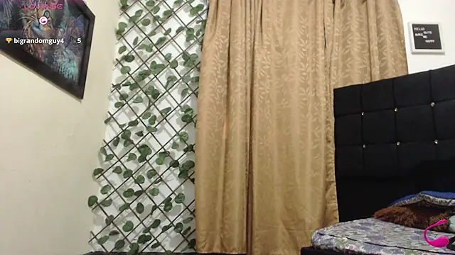 charlotte_brawn's Webcam Show