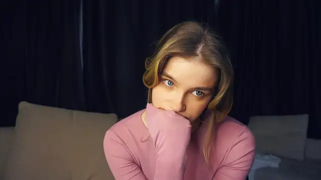 Chat XXX en directo de EarthaStinett