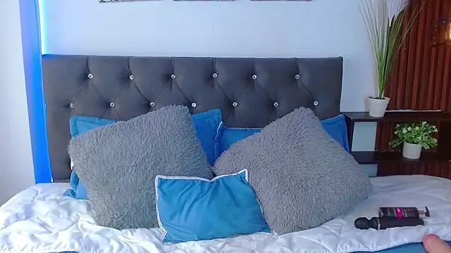 nikkystorm1_ Adlı Modelin Canlı XXX Sohbeti