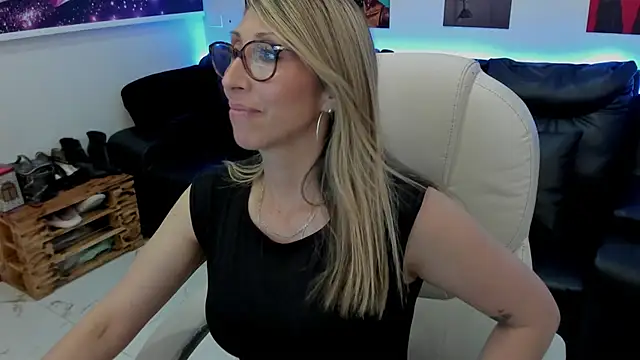 Chat +18 de Scarlett_079 ao vivo