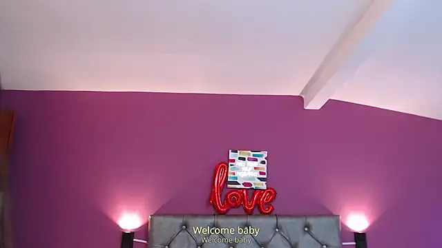 LittleAshleey Adlı Modelin Canlı XXX Sohbeti