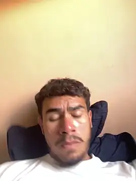 reipromiscuo01 Adlı Modelin Canlı XXX Sohbeti