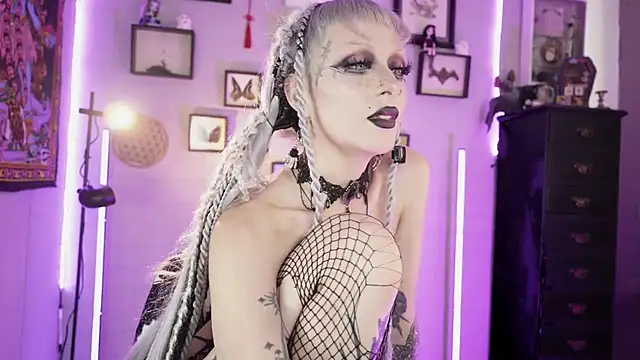 insania_9999_のライブXXXチャット