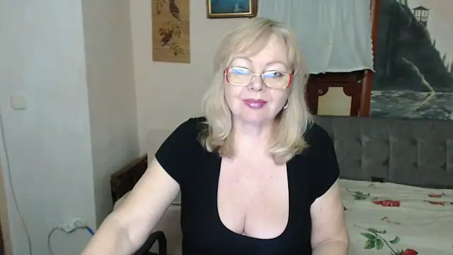 EvelynLoveShy: вебкам-шоу