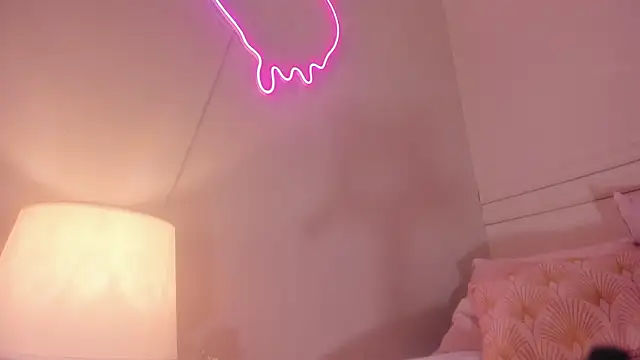 _lucia_18: онлайн-секс-чат