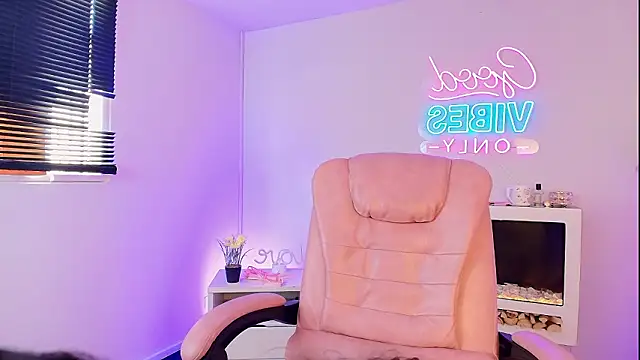 Alice_VixenのライブXXXチャット