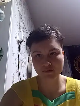 MoonIrene élő XXX-chatje