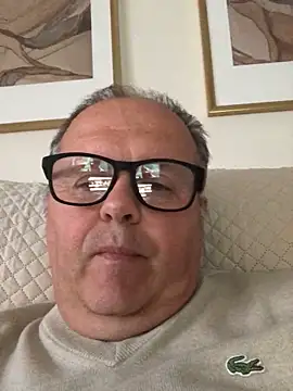 YachtCaptain10 Show in webcam