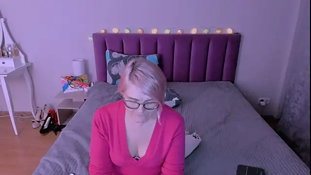 sabrinamacmarren's Webcam Show