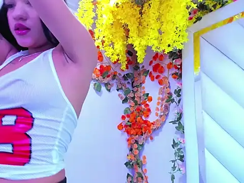 Chat +18 de hemma_tinny_ ao vivo